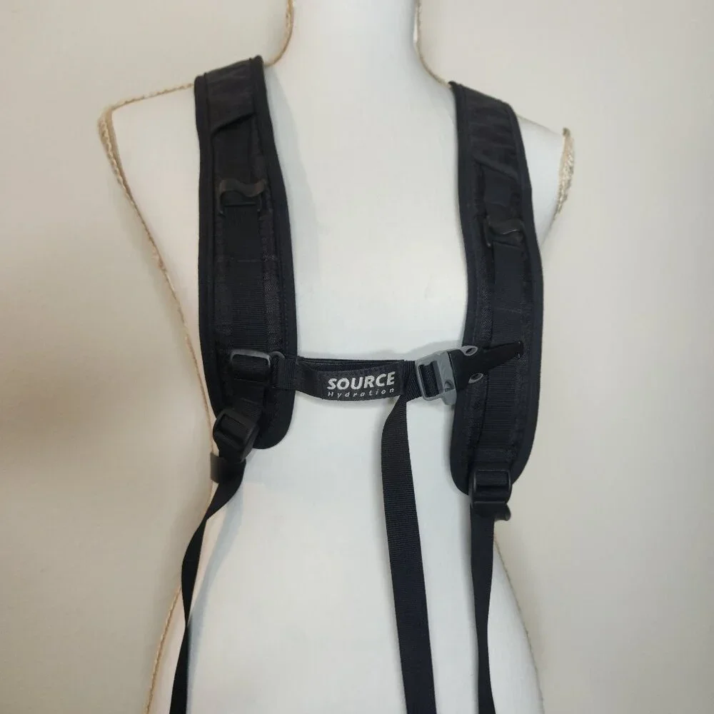 Kelty Trident Hydration Backpack Hiking Camping 2L Outdoors